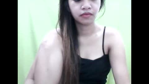 Snapshot of xx_winwin_xx chatting on 10, 10, 2025 Mariel online show from 10, 10, 2025