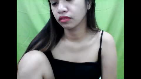 Snapshot of xx_winwin_xx chatting on 14, 11, 2025 Mariel online show from 14, 11, 2025