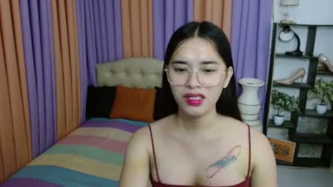 CHLOES ROOM online show from 16, 12, 2025