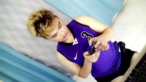 Snapshot of xxhotloyd_cummerx chatting on 12, 11, 2025 Loyd online show from 12, 11, 2025