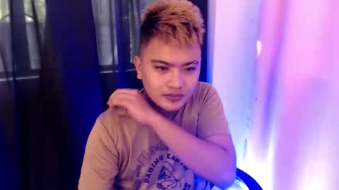 Snapshot of xxhotloyd_cummerx chatting on 22, 11, 2025 Loyd online show from 22, 11, 2025