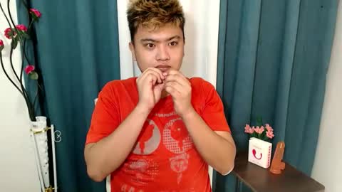 Snapshot of xxhotloyd_cummerx chatting on 15, 12, 2025 Loyd online show from 15, 12, 2025