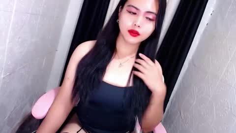 Snapshot of xxhotsexydivinexx chatting on 9, 9, 2025 divine online show from 9, 9, 2025