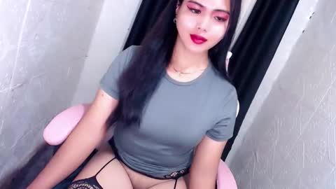 Snapshot of xxhotsexydivinexx chatting on 27, 9, 2025 divine online show from 27, 9, 2025
