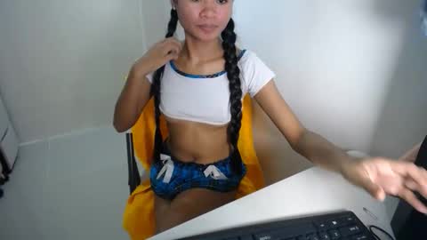 Snapshot of xxkayjeanxx chatting on 21, 11, 2025 Aya online show from 21, 11, 2025