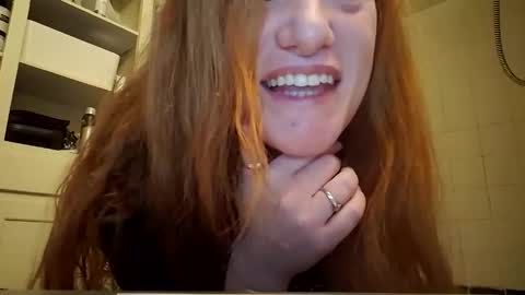 Snapshot of xxmariebliss chatting on 30, 10, 2025 xxmariebliss online show from 30, 10, 2025