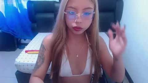 Sasha Blonde online show from 25, 2, 2026