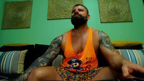 Snapshot of xxtreamleonard chatting on 4, 6, 2026 Xtream Leonard online show from 4, 6, 2026