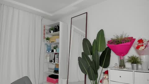 xxx_leila online show from 2, 12, 2024