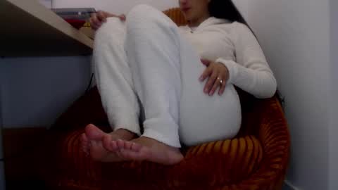 Lola online show from 20, 2, 2025