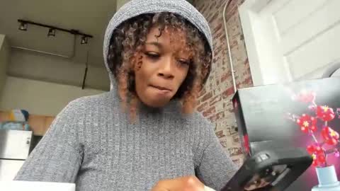 Danielle online show from 5, 2, 2025