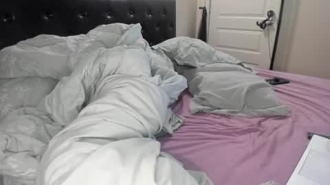 Danielle online show from 5, 3, 2025