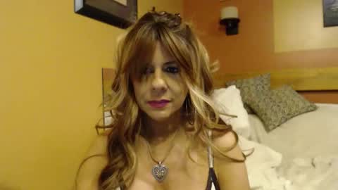 Check out my photo sets below  xo online show from 20, 4, 2026