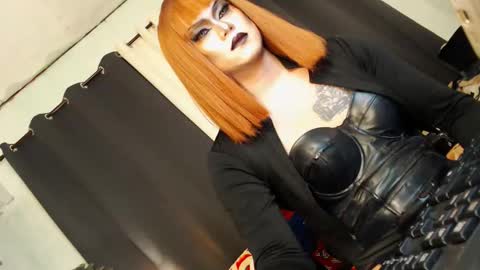 QueenMarina online show from 5, 1, 2026