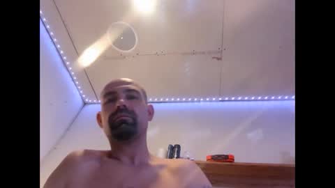 Snapshot of xzbib chatting on 25, 12, 2024 Xzbib online show from 25, 12, 2024