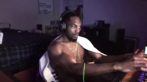 y_sticky online show from 9, 3, 2025