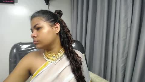 yazhini online show from 15, 4, 2026