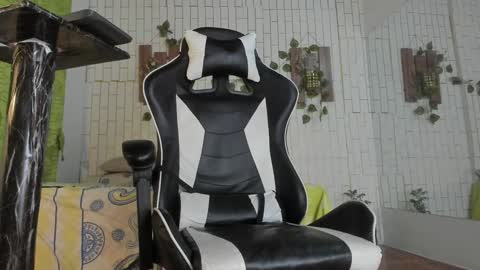 yacksson_lawrence online show from 13, 12, 2024