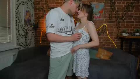 Snapshot of yami_yami_yami chatting on 19, 9, 2025 Mia and Andry  online show from 19, 9, 2025