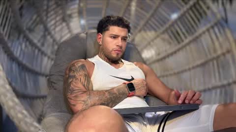 Snapshot of yamp_bigcock chatting on 23, 9, 2025 yamp sambrano online show from 23, 9, 2025