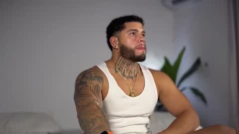 Snapshot of yamp_bigcock chatting on 25, 10, 2025 yamp sambrano online show from 25, 10, 2025