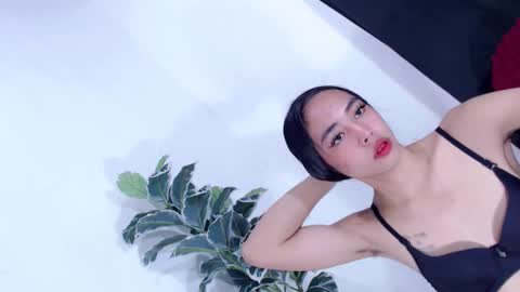 yams_kitty69 online show from 2, 11, 2025