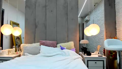 Yana  online show from 13, 2, 2025