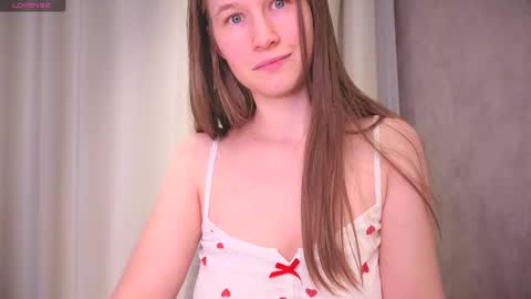 Snapshot of yana_squrel_22 chatting on 11, 10, 2025 Yana  online show from 11, 10, 2025
