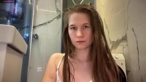 Snapshot of yana_squrel_22 chatting on 17, 10, 2025 Yana  online show from 17, 10, 2025