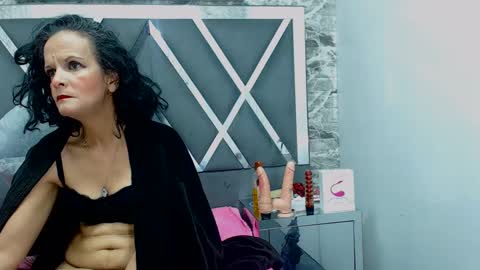 yanetrose online show from 3, 10, 2025