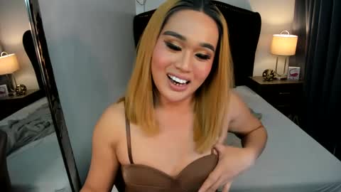 Snapshot of yanny_xoxo chatting on 13, 12, 2024 Allisonn online show from 13, 12, 2024