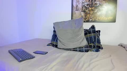 yanpaul83 online show from 1, 10, 2025