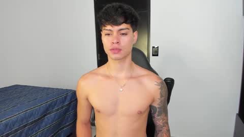 yanpaul83 online show from 15, 11, 2025