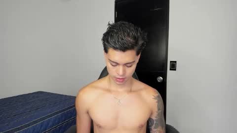 yanpaul83 online show from 4, 12, 2025