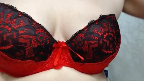 Yao Mei online show from 8, 11, 2025