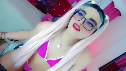 Snapshot of yarethrousss chatting on 9, 10, 2025 yarethrousss online show from 9, 10, 2025