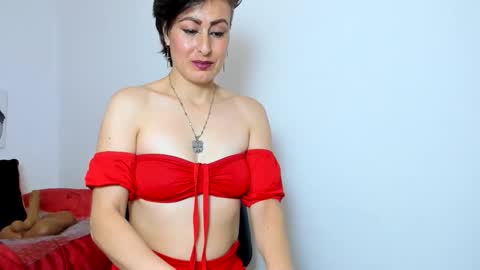 Snapshot of yasmin_goldenst chatting on 15, 10, 2025 Yasemin online show from 15, 10, 2025