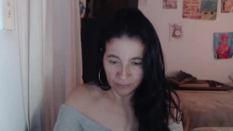 Snapshot of yasmin_love85 chatting on 21, 10, 2025 yasmin_love85 online show from 21, 10, 2025