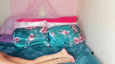 Snapshot of yasminayazzie chatting on 11, 1, 2025 Yasmina online show from 11, 1, 2025