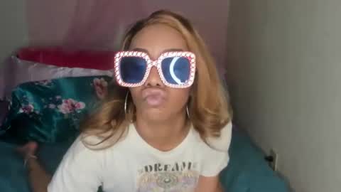 Snapshot of yasminayazzie chatting on 17, 1, 2025 Yasmina online show from 17, 1, 2025