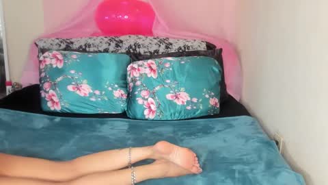 Snapshot of yasminayazzie chatting on 31, 1, 2025 Yasmina online show from 31, 1, 2025