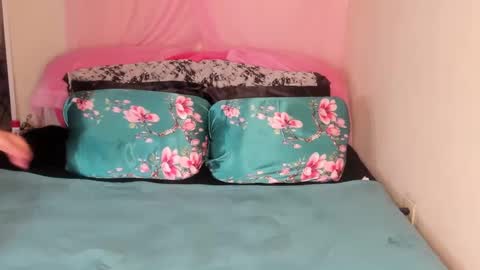 Snapshot of yasminayazzie chatting on 3, 2, 2025 Yasmina online show from 3, 2, 2025