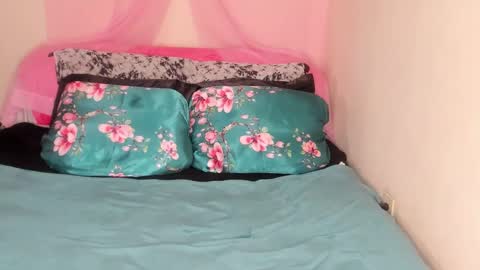 Snapshot of yasminayazzie chatting on 8, 2, 2025 Yasmina online show from 8, 2, 2025