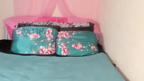 Snapshot of yasminayazzie chatting on 24, 2, 2025 Yasmina online show from 24, 2, 2025