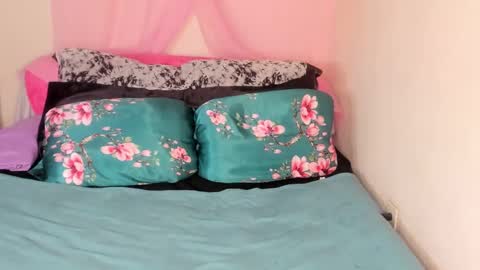 Snapshot of yasminayazzie chatting on 24, 2, 2025 Yasmina online show from 24, 2, 2025