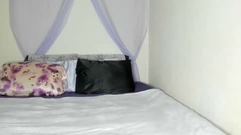 Snapshot of yasminayazzie chatting on 24, 9, 2025 Yasmina online show from 24, 9, 2025