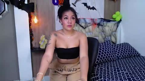 Snapshot of yaya_miller chatting on 24, 10, 2025 YAYA online show from 24, 10, 2025