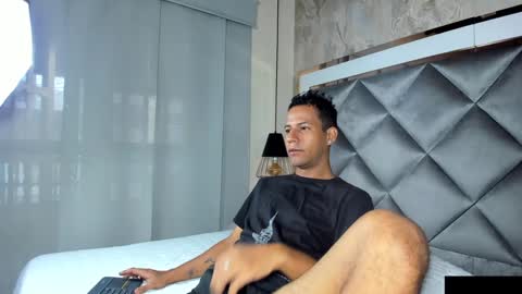 yayi derek  online show from 21, 1, 2025