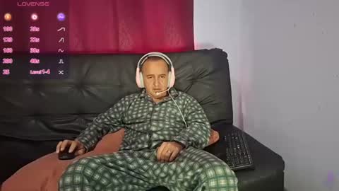 Snapshot of yazfore chatting on 14, 7, 2026 Hazzan online show from 14, 7, 2026
