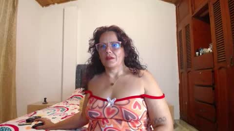 Snapshot of yazmin_mature chatting on 14, 11, 2025 Jasmin online show from 14, 11, 2025